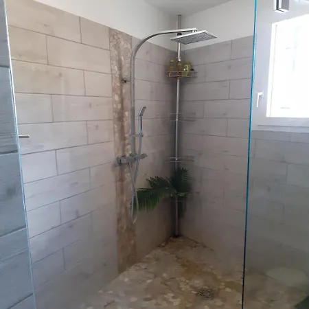La Treille Avec Piscine Villa