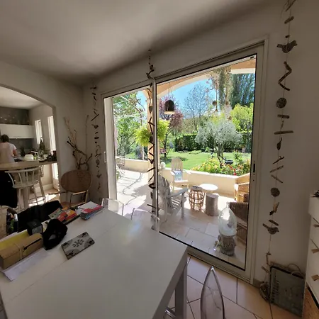 La Treille Avec Piscine Villa