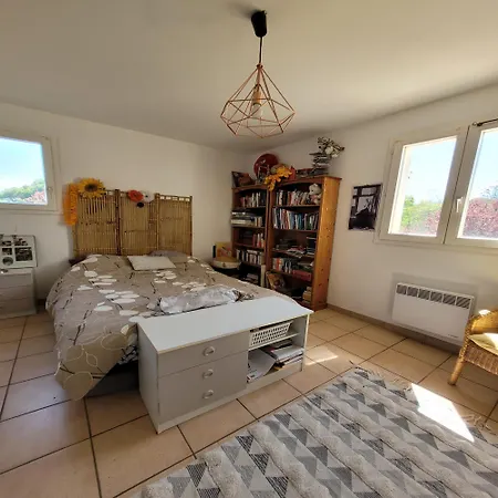 Villa La Treille Avec Piscine *